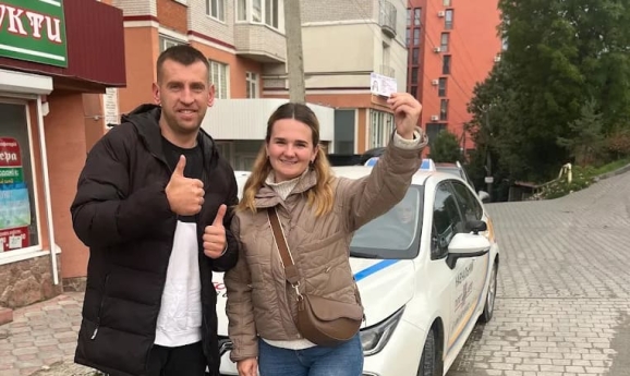 Скільки часу потрібно, щоб навчитися водити авто?